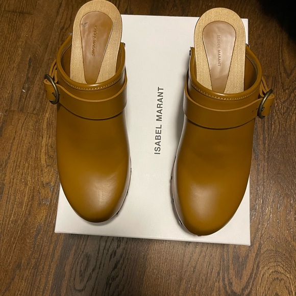 Gorgeous leather Isabel Marant clogs perfect for Fall and Winter - Picture 3 of 9